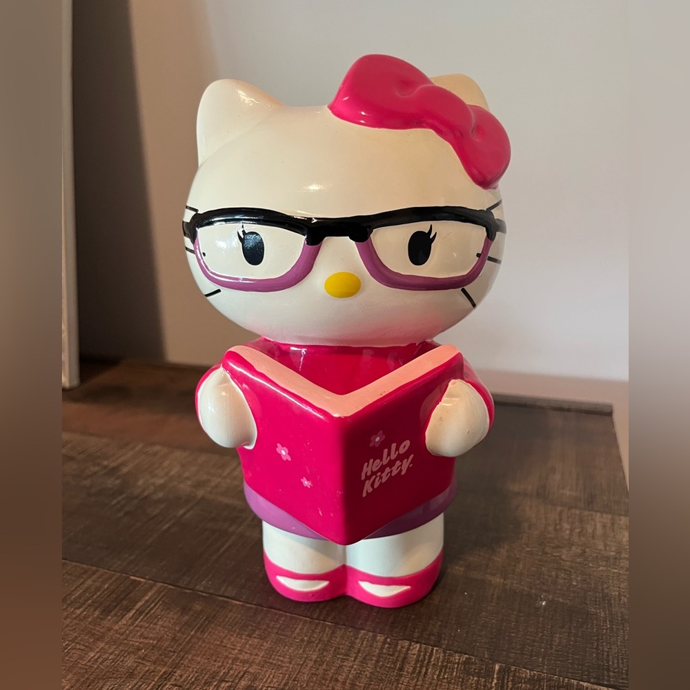 Hello Kitty 2013 Sanrio Ceramic Piggy Bank Coin Bank Student Kitty w/Glasses 9"